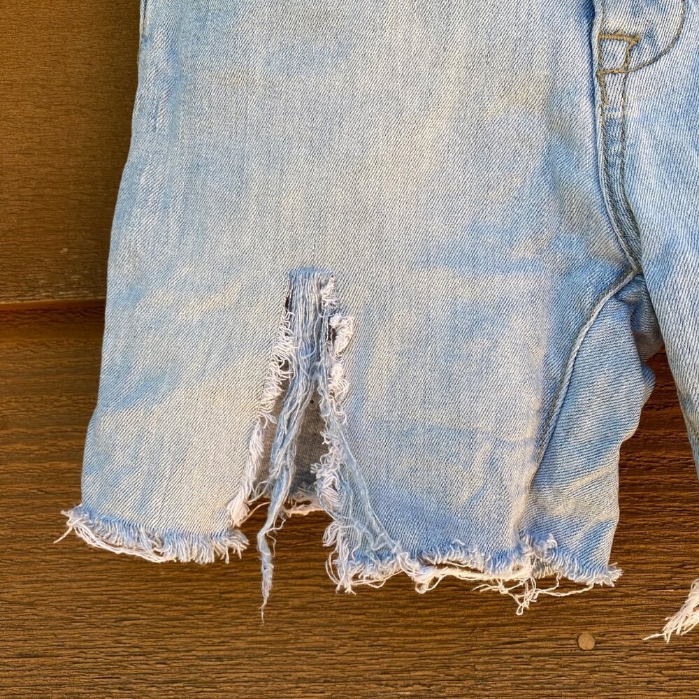 Zara Z1975 Cut Off Distressed Denim Light Blue Jean Shorts Size 2 - Picture 6 of 12